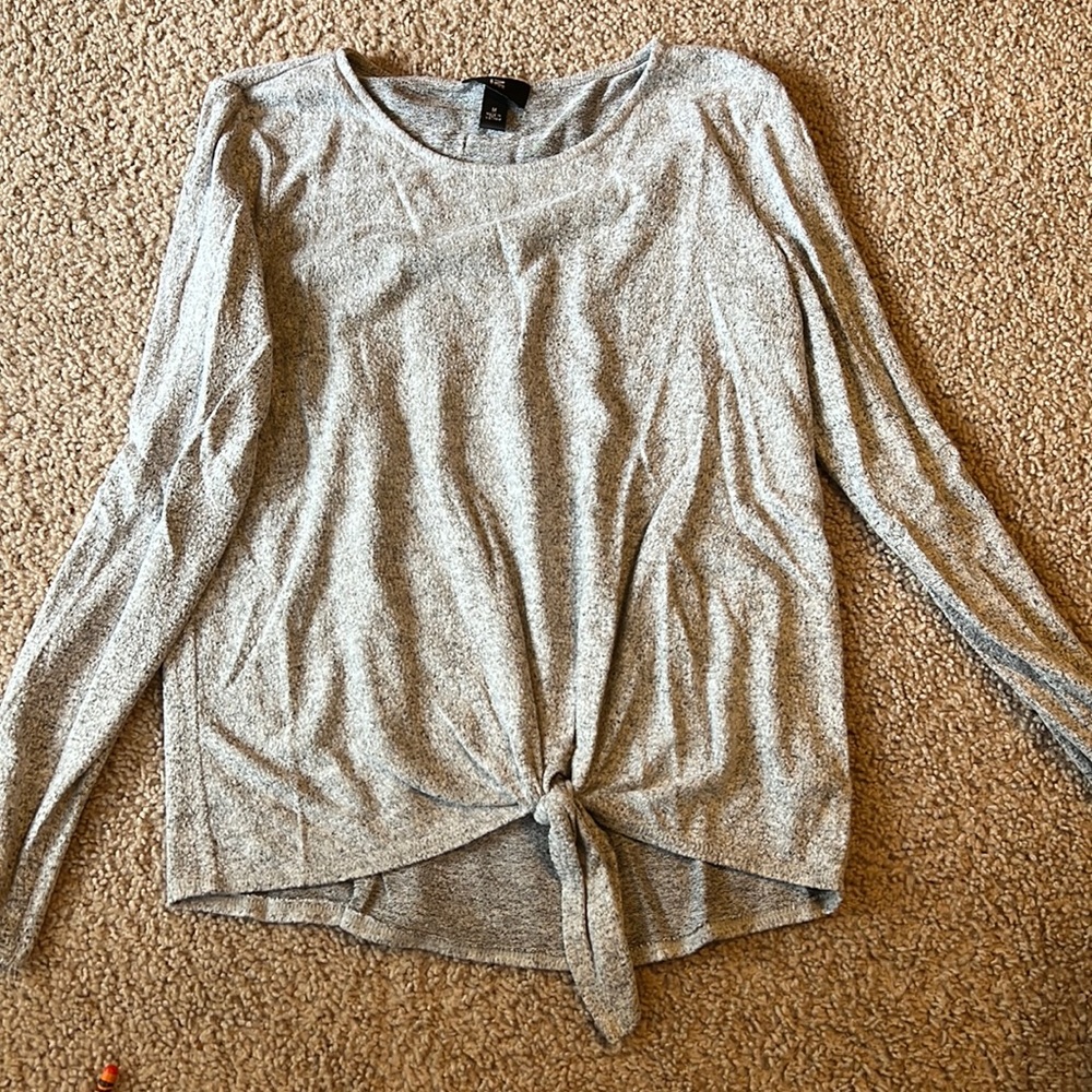 IZ Byer grey sweater size medium